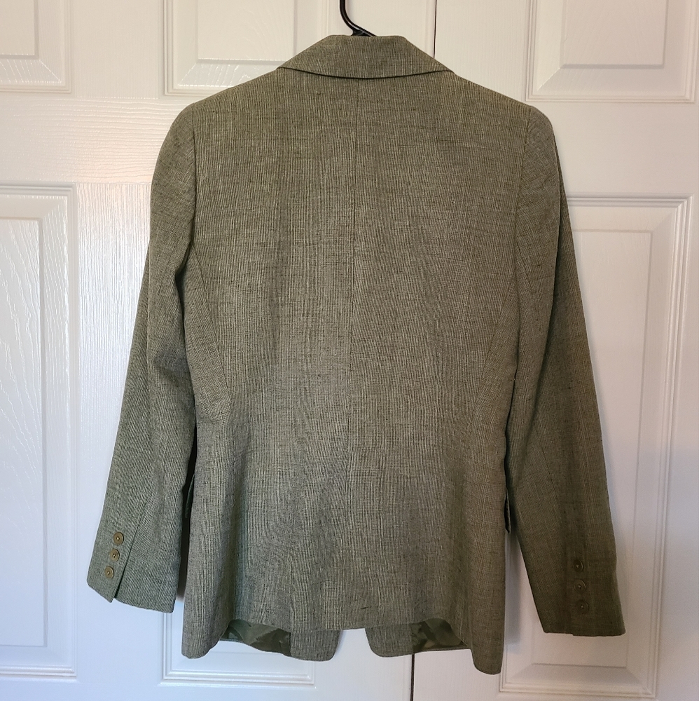 Blazer - Picture 2 of 7